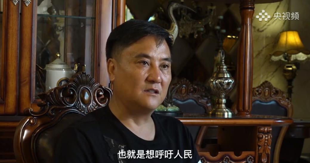 中央电视台采访“鸟王”艾雅康