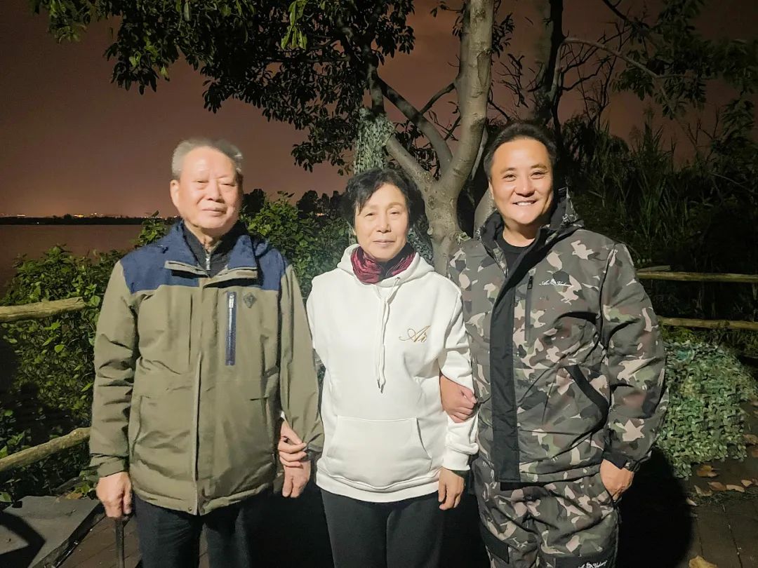 四川省政协原副主席、党组副书记曲木史哈一行考察调研艾雅康鸟类生态博物馆